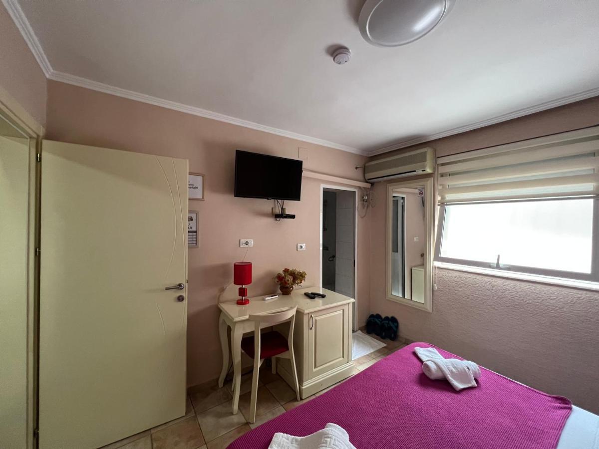 Hotel Bujtina Shqiptare Tirana Exterior foto