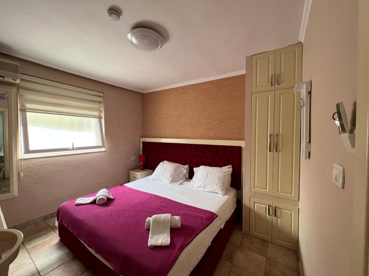 Hotel Bujtina Shqiptare Tirana Exterior foto