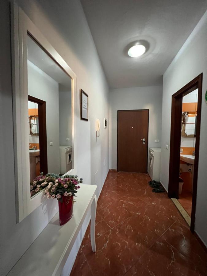 Hotel Bujtina Shqiptare Tirana Exterior foto