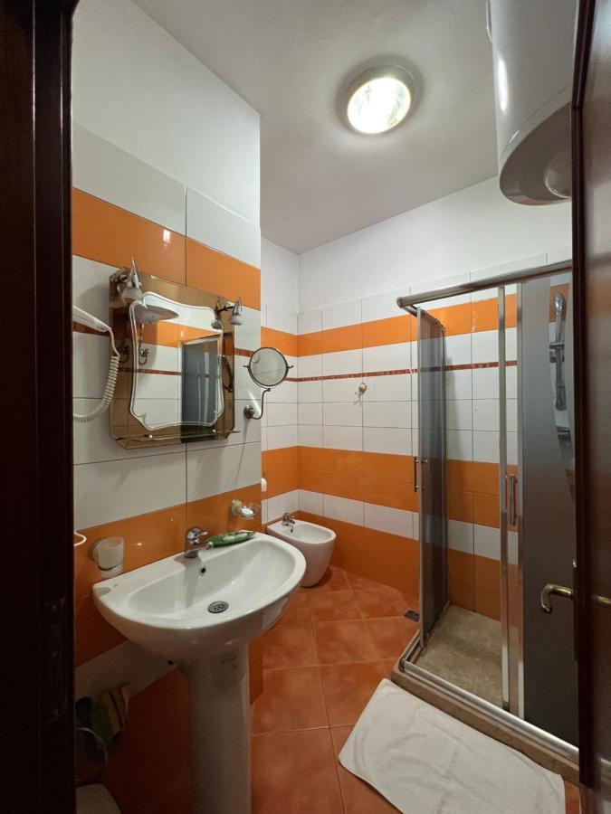 Hotel Bujtina Shqiptare Tirana Exterior foto