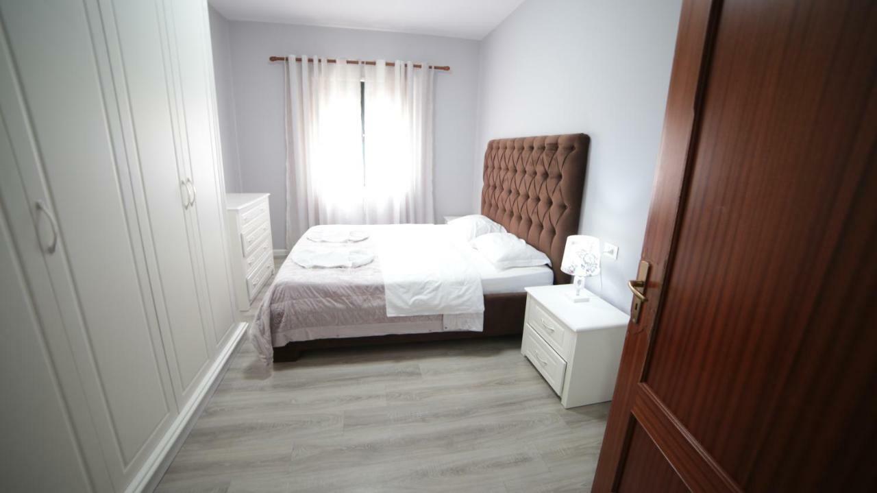 Hotel Bujtina Shqiptare Tirana Exterior foto